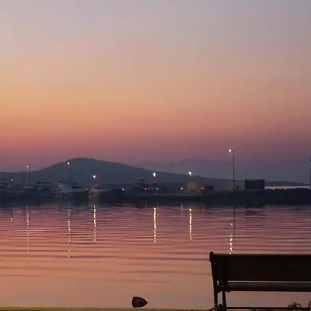 Deniz Oenue * Ayvalik