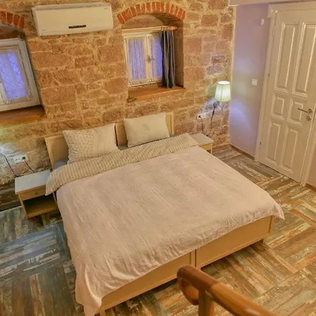 Deniz Oenue Ayvalik